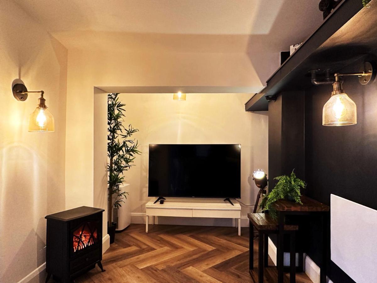 Liam Place Near Hyde Park - 1 Double Bed, 1 Sofa Bed, Spacious Apartment, Private Entrance Лондон Экстерьер фото