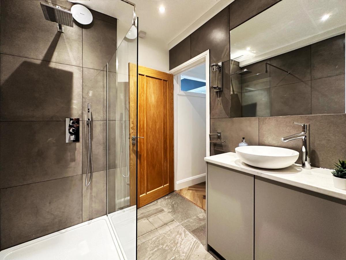 Liam Place Near Hyde Park - 1 Double Bed, 1 Sofa Bed, Spacious Apartment, Private Entrance Лондон Экстерьер фото
