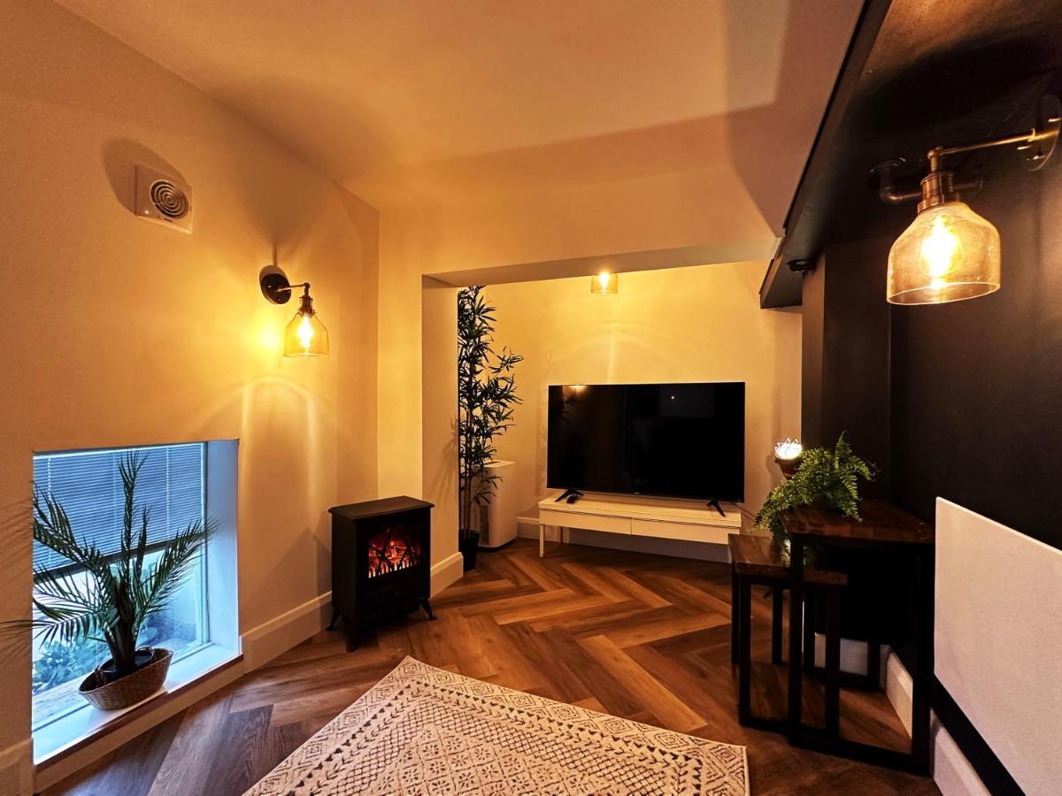 Liam Place Near Hyde Park - 1 Double Bed, 1 Sofa Bed, Spacious Apartment, Private Entrance Лондон Экстерьер фото